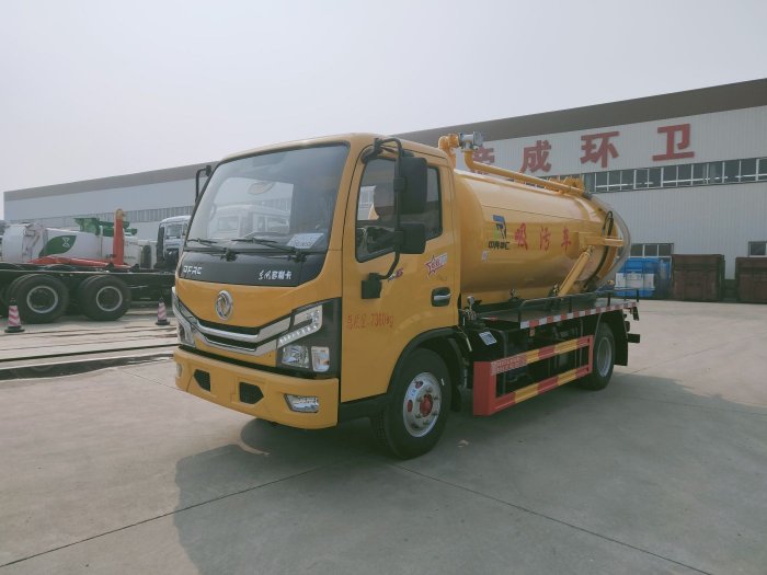 東風多利卡吸污車-5m3